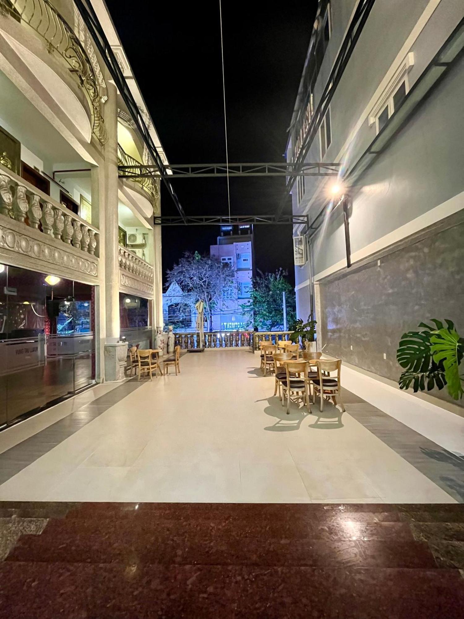 Vung Tau Luxury Hotel & Apartment Buitenkant foto